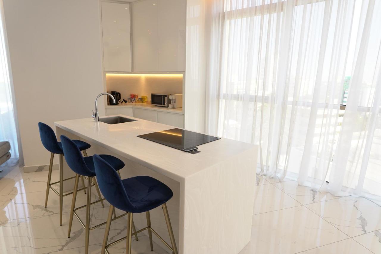 360 - 1 Bedroom Luxurious * Nikozja