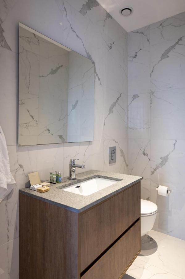 360 - 1 Bedroom Luxurious Apartment